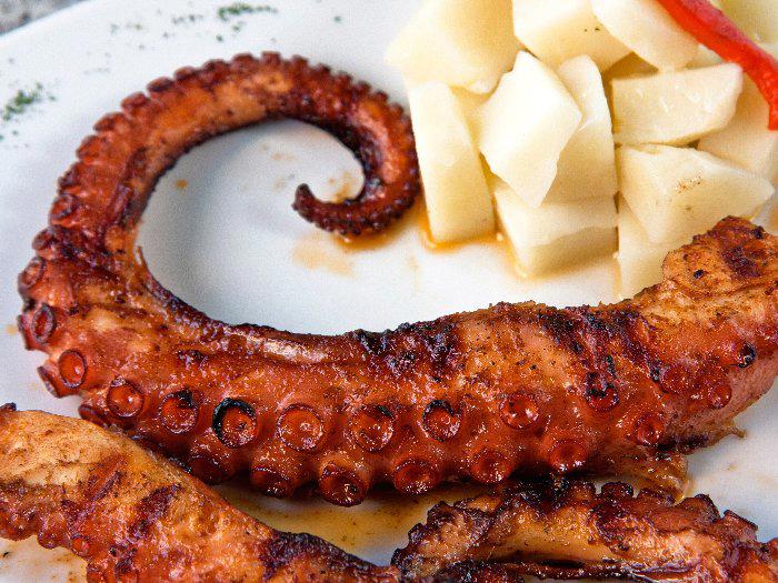 COMBIONLINE - Low temperature cooking octopus feet
