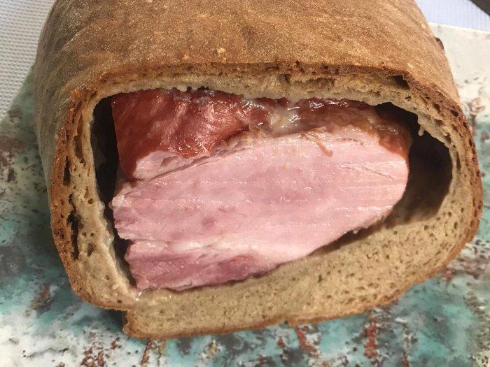 COMBIONLINE - Kasseler in Bread Dough