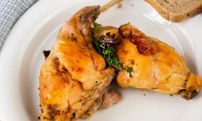 COMBIONLINE - Roasted rabbit legs with grilled radishes