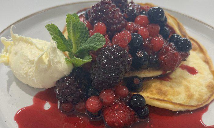 COMBIONLINE - Pancakes with Fruit Compote