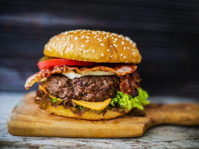 COMBIONLINE - Beef hamburger with bacon