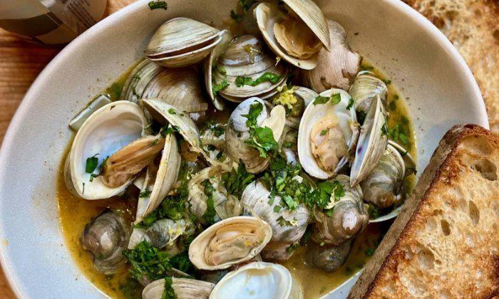 COMBIONLINE - Seafood Steamer with herb butter