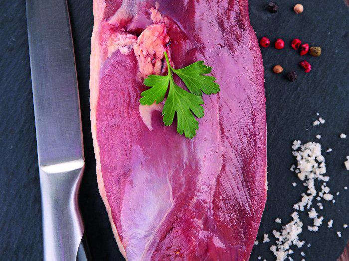 COMBIONLINE - sous vide duck breast with red cabbage puree, gingerbread sponge dumplings