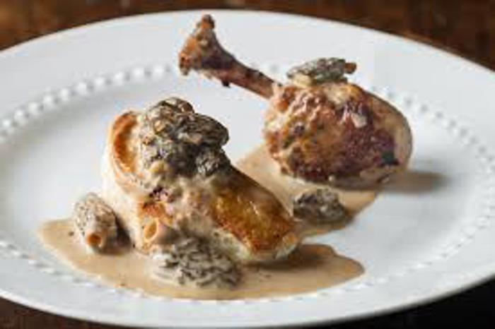 COMBIONLINE - Sautéed chicken with wine and morel mushrooms