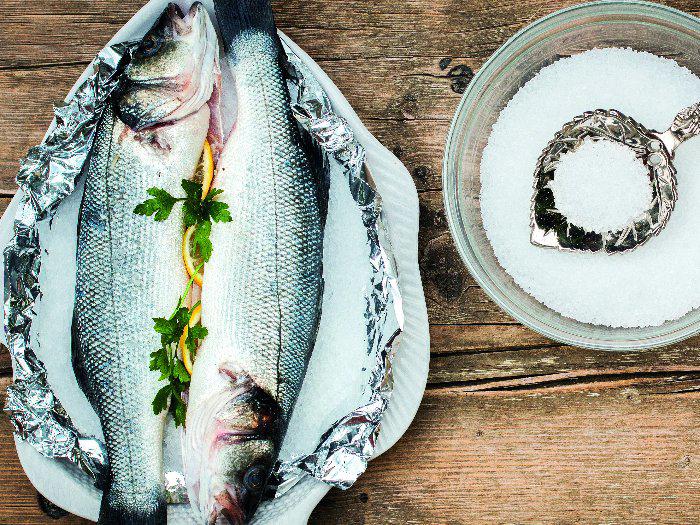 COMBIONLINE - Salt-crusted sea bass