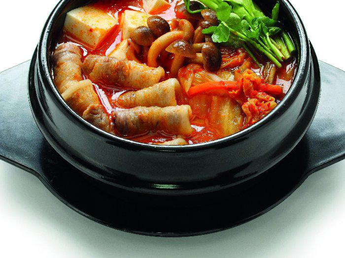 COMBIONLINE - Kimchi nabe (Pork and vegetable hotpot)